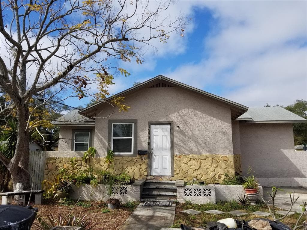 1655 PRESTON STREET S ST PETERSBURG, FL 33712