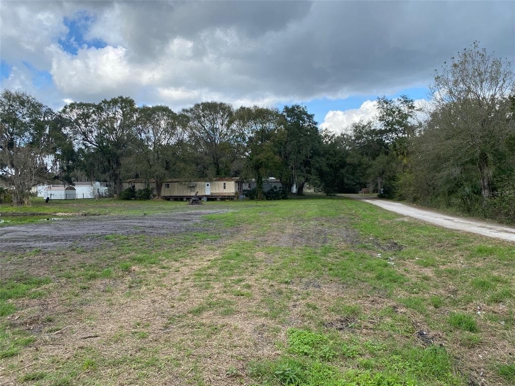 5105 HERITAGE TRAIL LAKELAND, FL 33811