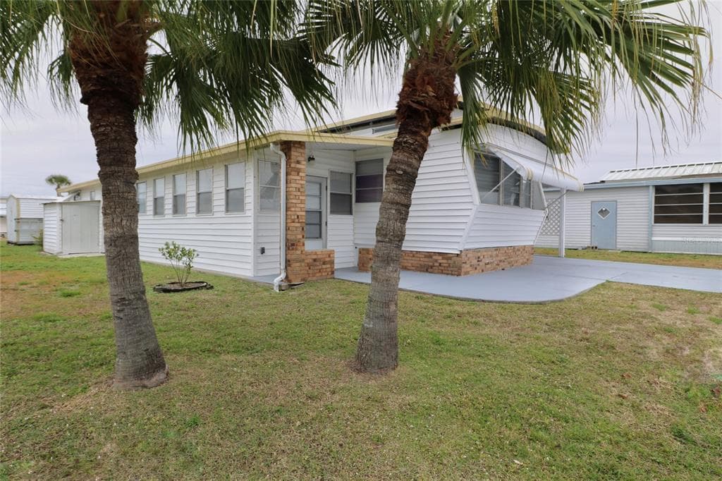 119 W SAINT JOHNS WAY APOLLO BEACH, FL 33572