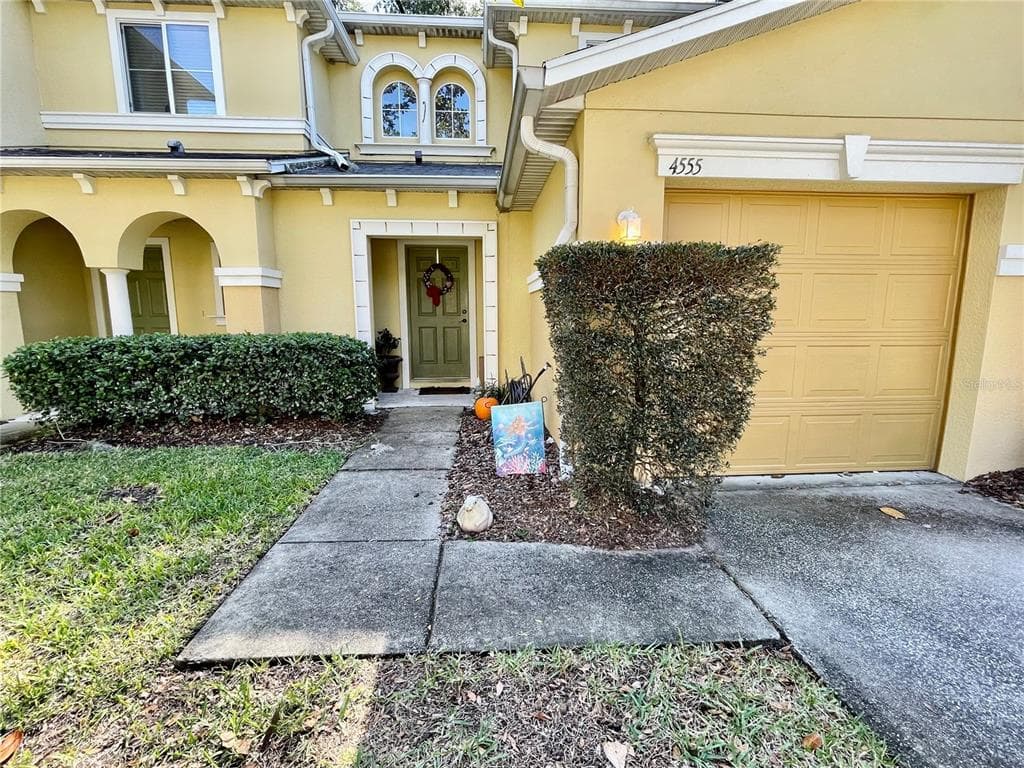 4555 LIMERICK DRIVE TAMPA, FL 33610