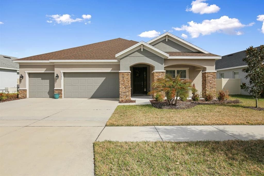 17671 BRIGHT WHEAT DRIVE LITHIA, FL 33547