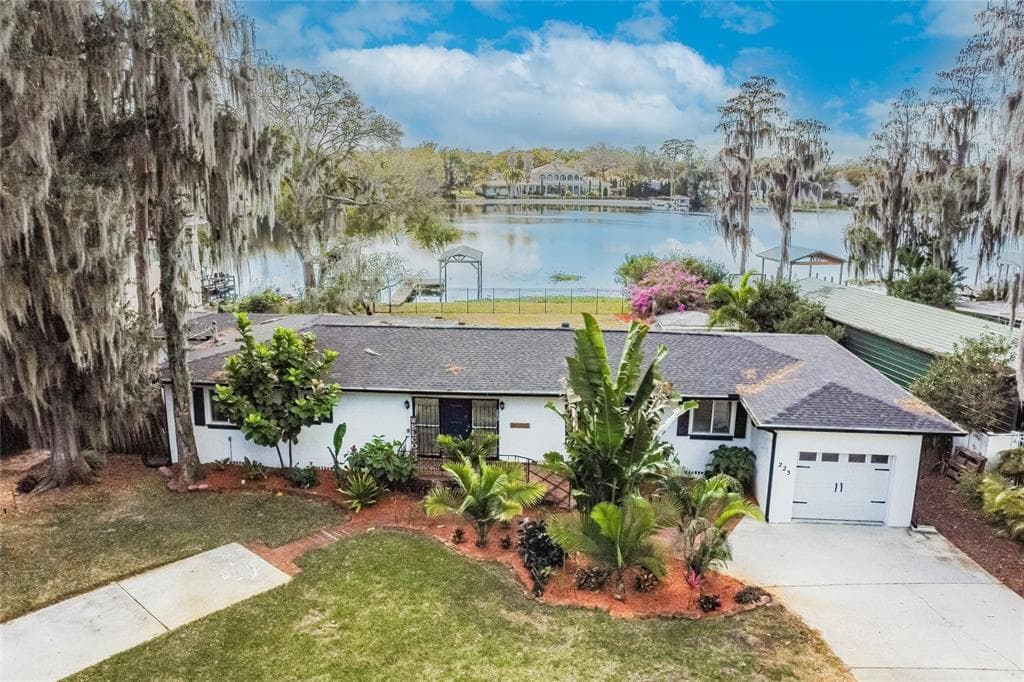 223 W CHAPMAN ROAD LUTZ, FL 33548