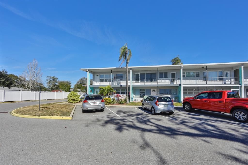 5861 42ND TERRACE N UNIT 1707 KENNETH CITY, FL 33709