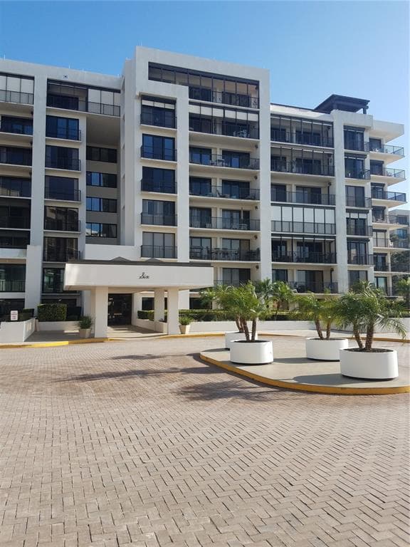 6 BELLEVIEW BOULEVARD UNIT 101 BELLEAIR, FL 33756