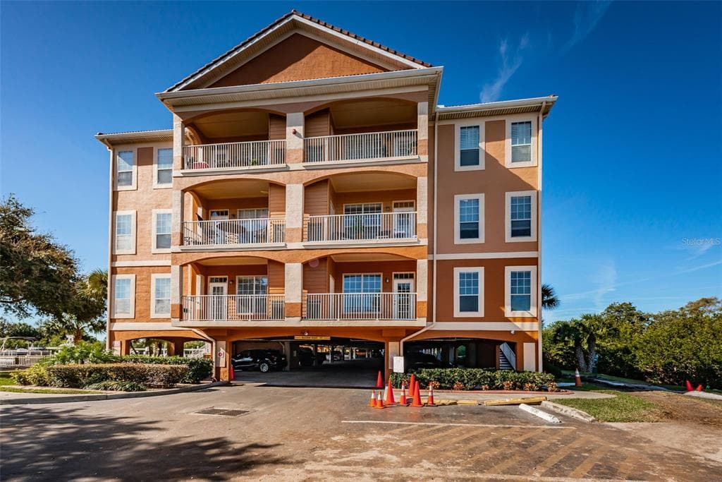 5000 CULBREATH KEY WAY UNIT 9102 TAMPA, FL 33611