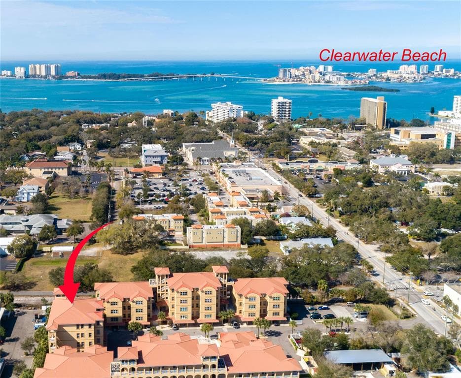 624 WELLS COURT UNIT 202 CLEARWATER, FL 33756