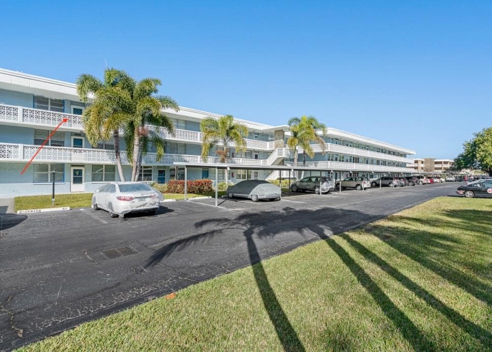 4880 LOCUST STREET NE UNIT 321 ST PETERSBURG, FL 33703