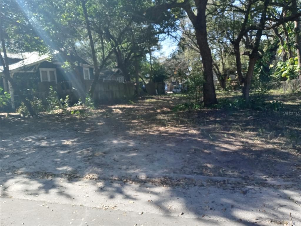 8112 N 10TH STREET TAMPA, FL 33604