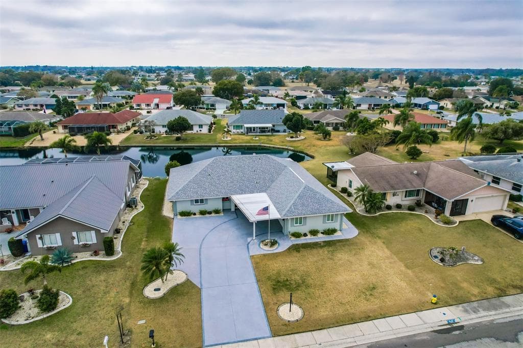 2021 N PEBBLE BEACH BOULEVARD SUN CITY CENTER, FL 33573