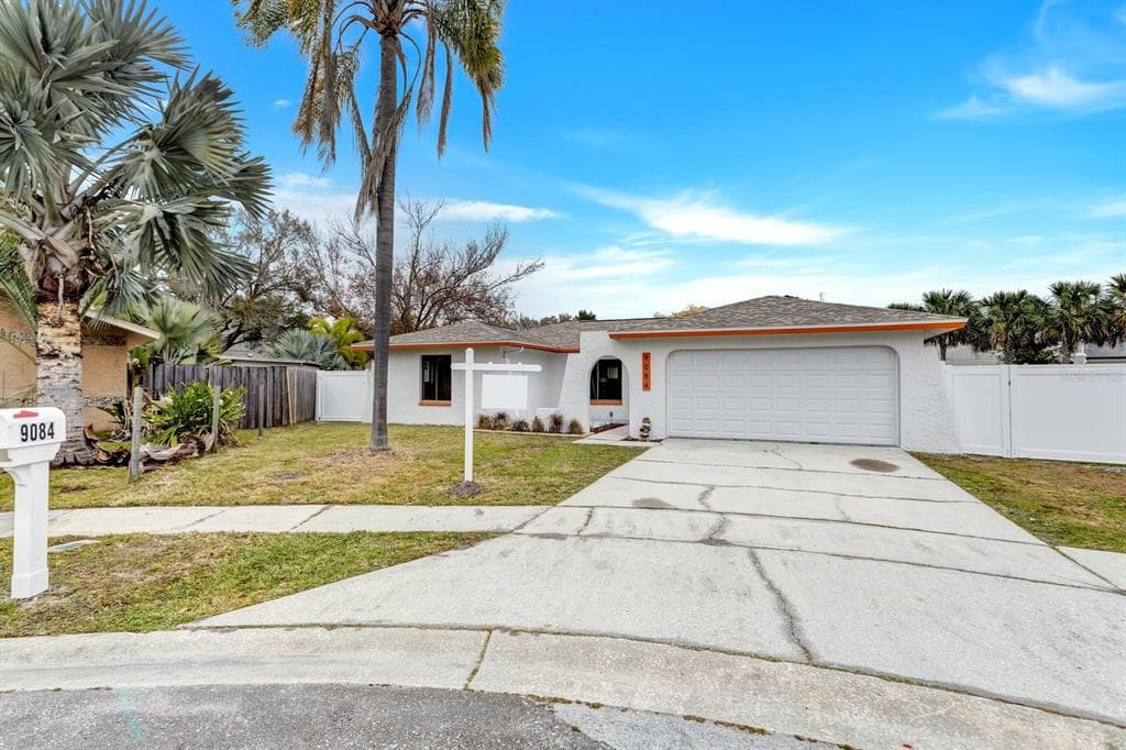 9084 84TH TERRACE SEMINOLE, FL 33777