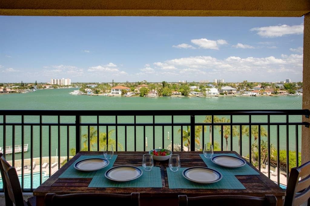 10315 GULF BOULEVARD UNIT 307 TREASURE ISLAND, FL 33706