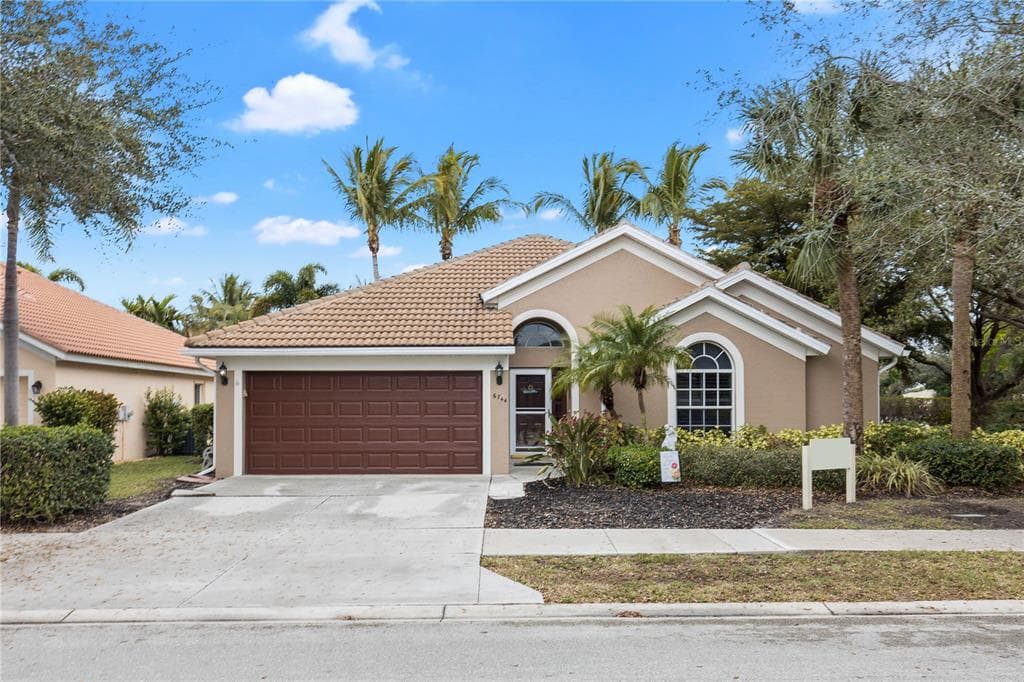 6744 SOUTHERN OAK COURT
