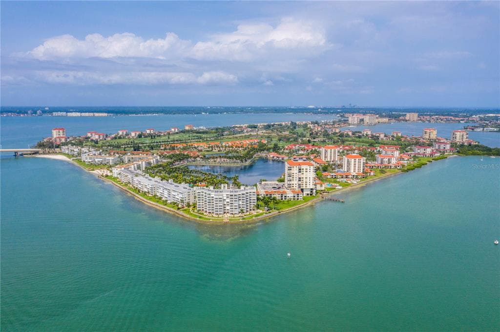 6287 BAHIA DEL MAR CIRCLE UNIT 806 ST PETERSBURG, FL 33715