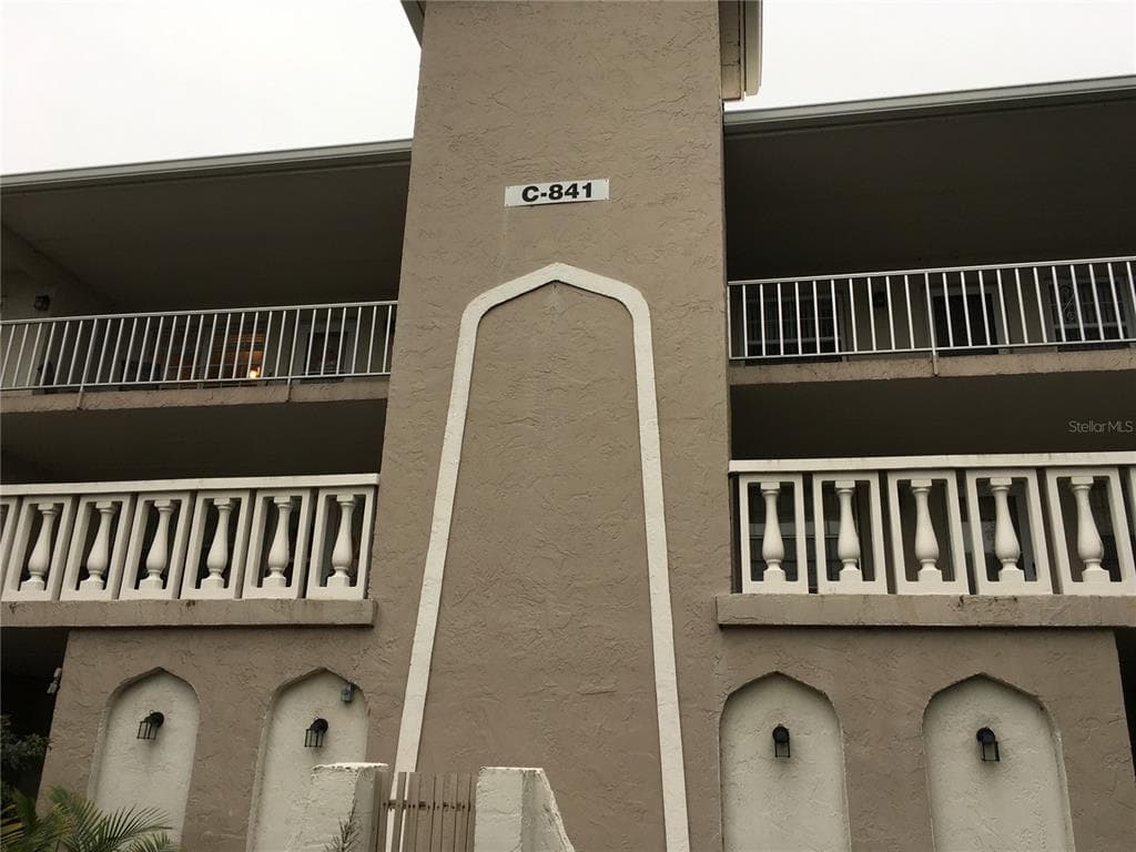 841 PATRICIA AVENUE UNIT 102 DUNEDIN, FL 34698