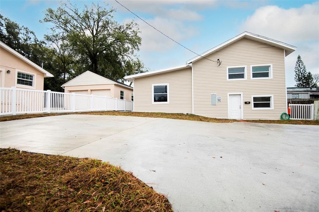 304 W SLIGH AVENUE