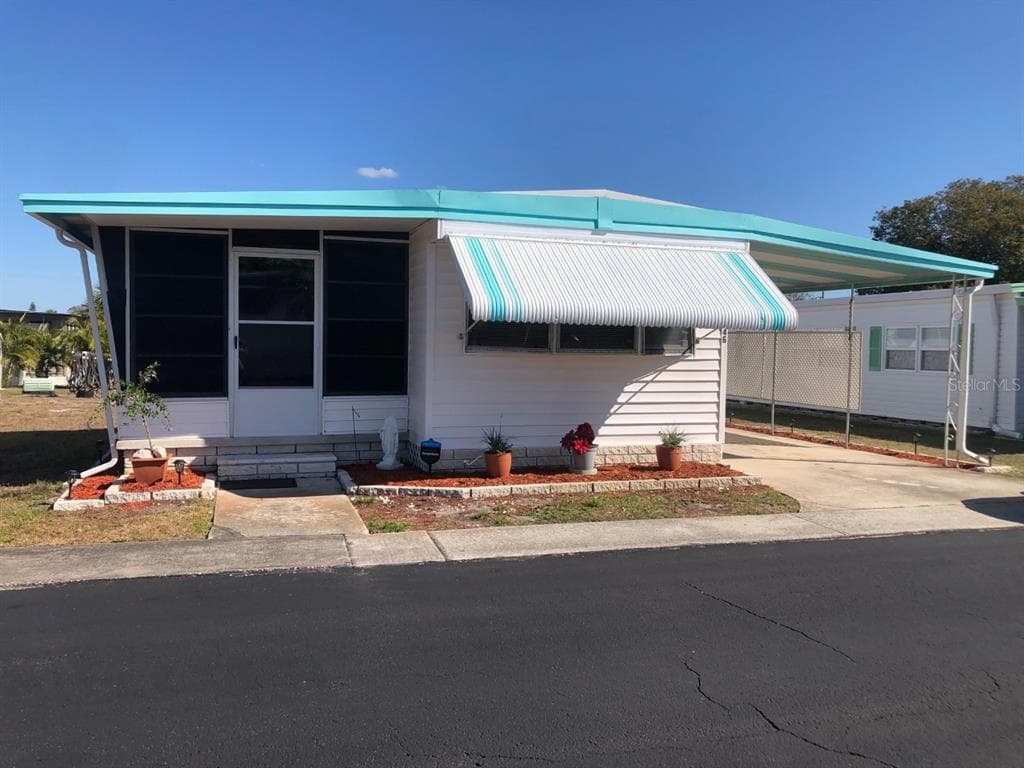 46 THATCH PALM STREET E LARGO, FL 33770