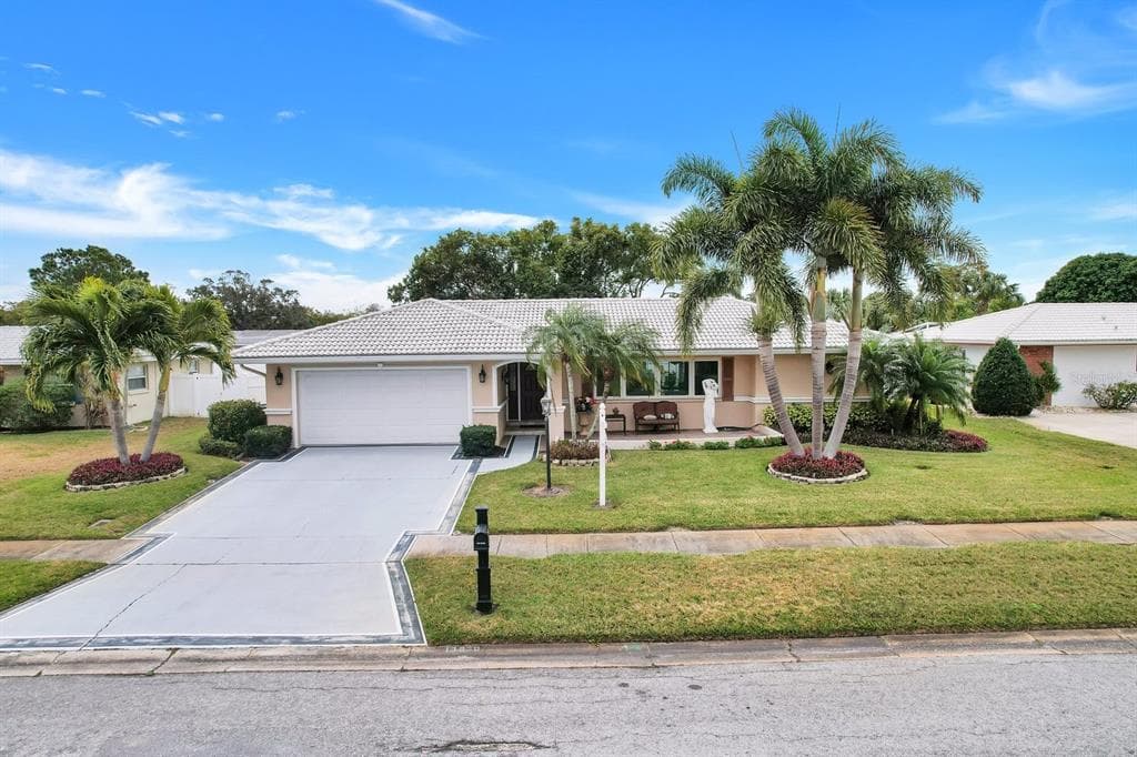 13820 JOYCE DRIVE LARGO, FL 33774