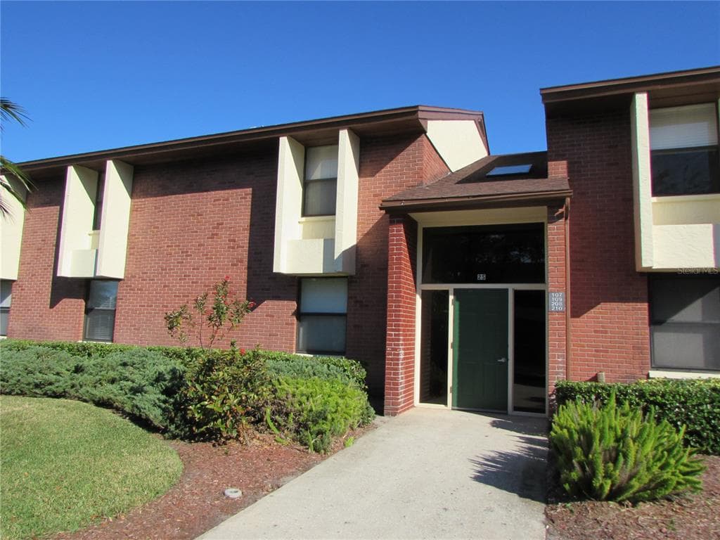 210 CARYL WAY UNIT 10 OLDSMAR, FL 34677