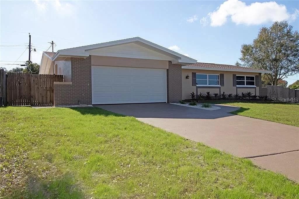 1637 SOUVENIR DRIVE CLEARWATER, FL 33755