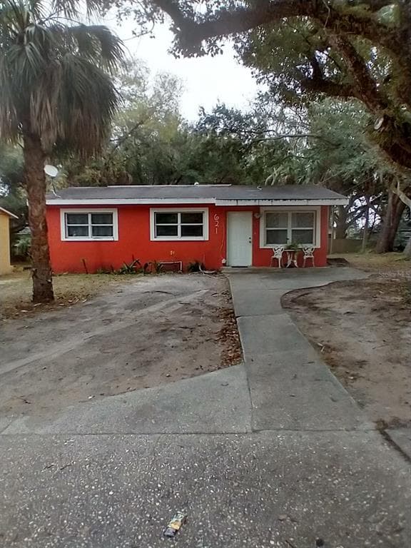 621 LINCOLN AVENUE TARPON SPRINGS, FL 34689