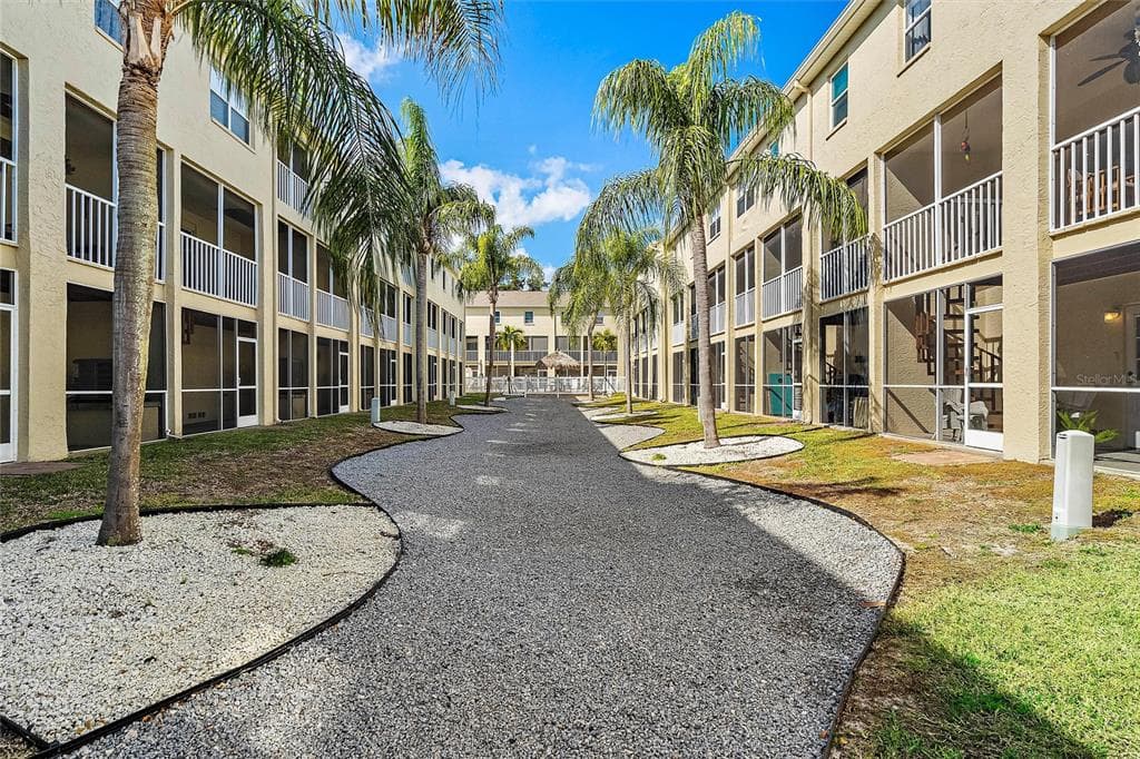 1109 PINELLAS BAYWAY S UNIT 303 TIERRA VERDE, FL 33715