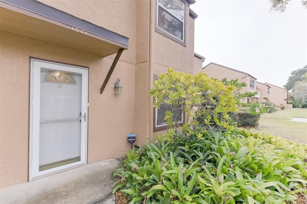 1821 CLEARBROOKE DRIVE CLEARWATER, FL 33760
