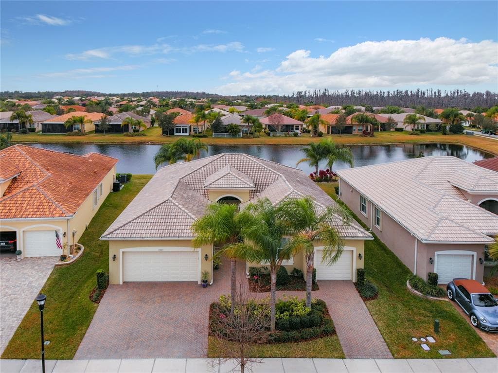 15905 CAPE CORAL DRIVE WIMAUMA, FL 33598