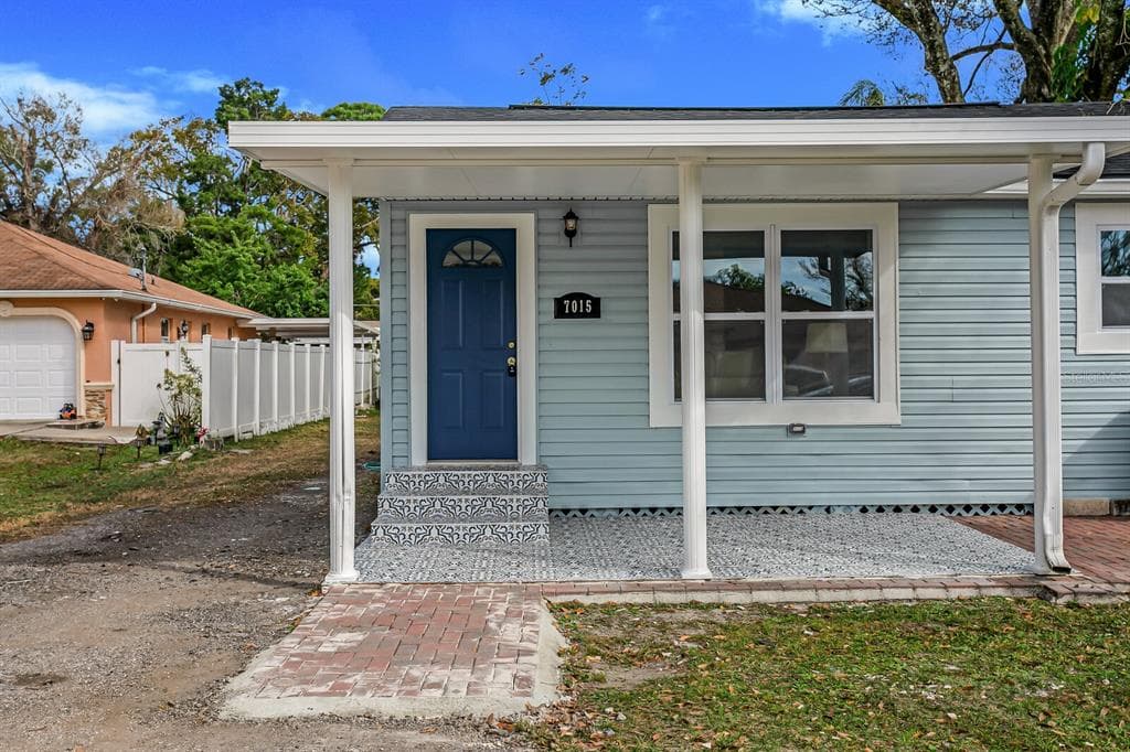 7015 N DAKOTA AVENUE TAMPA, FL 33604