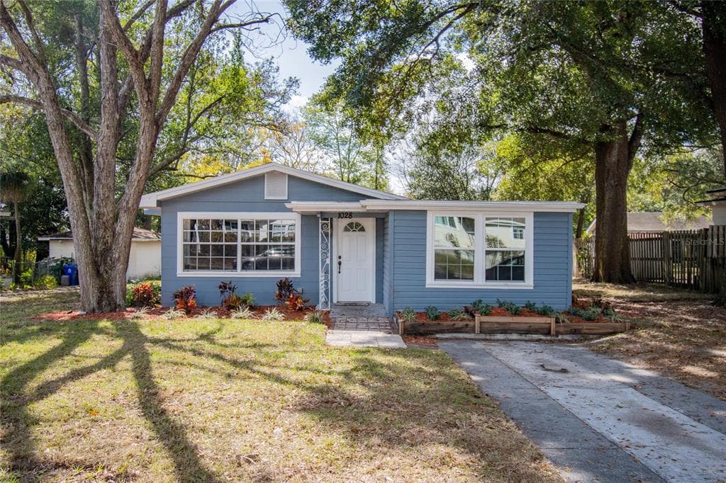 1028 W MARJORIE STREET LAKELAND, FL 33815