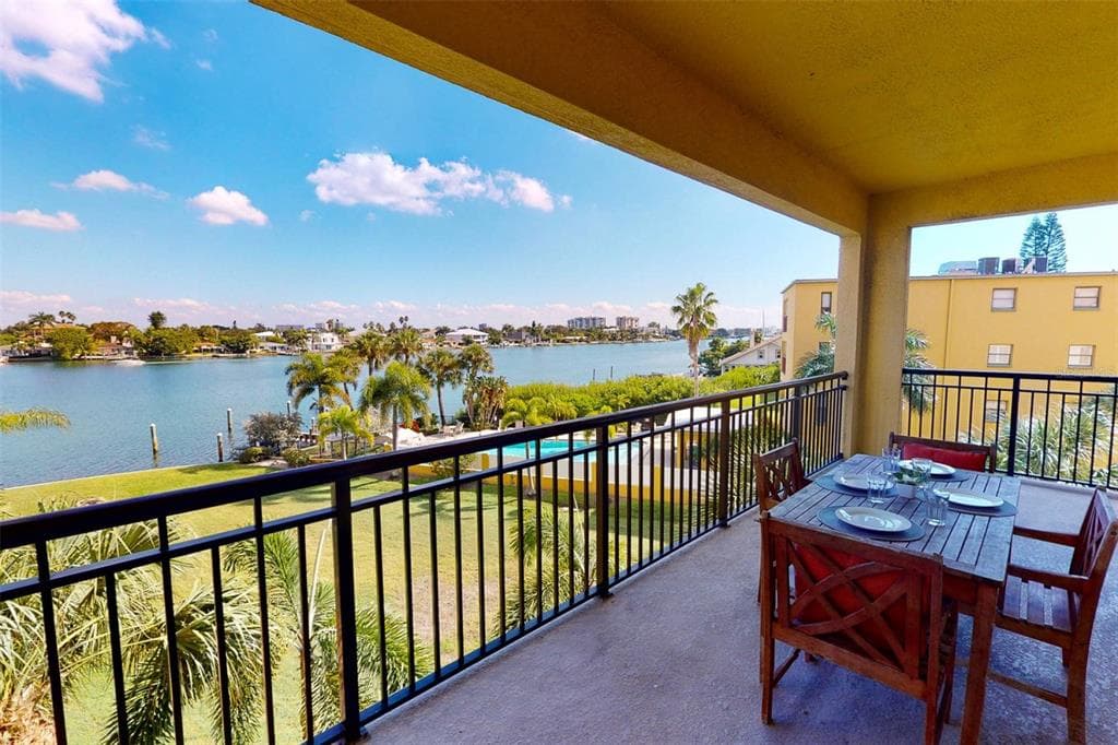 10315 GULF BOULEVARD UNIT 207 TREASURE ISLAND, FL 33706
