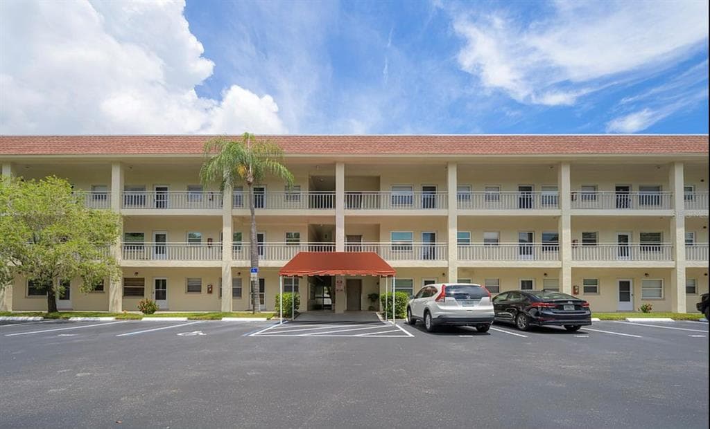 4000 3RD STREET N UNIT 206 ST PETERSBURG, FL 33703