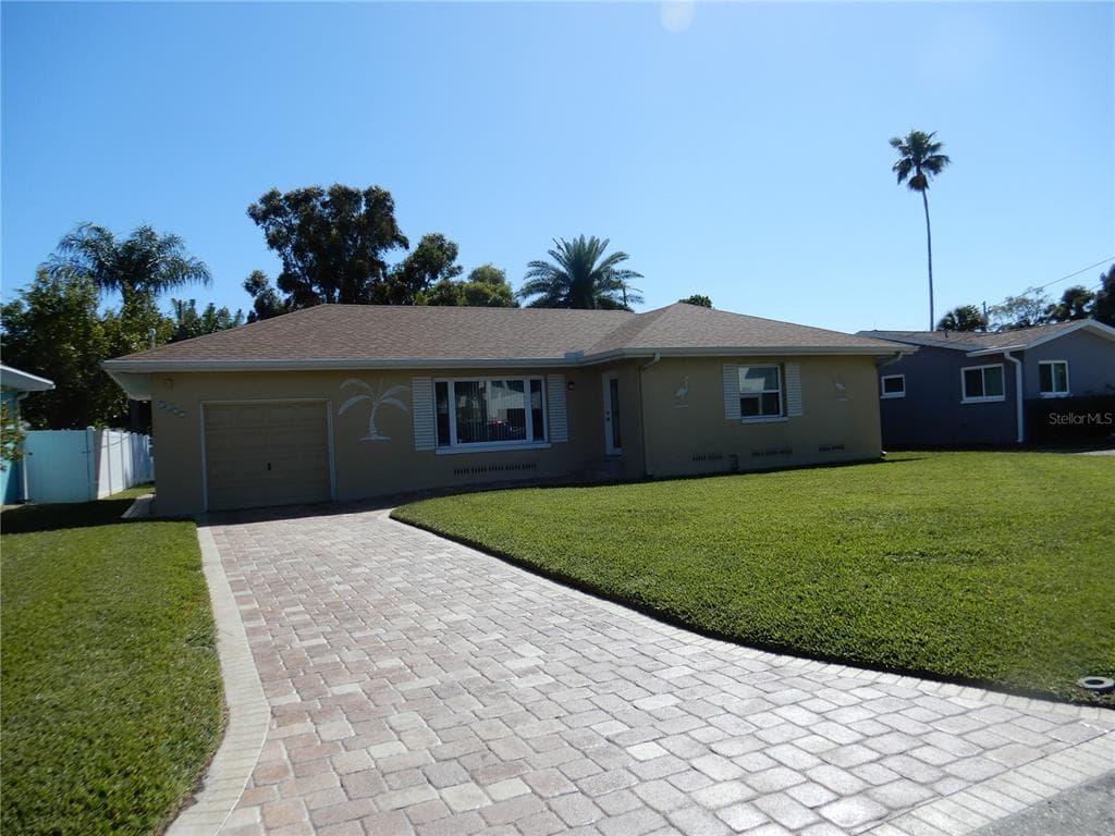 1027 BOCA CIEGA ISLE DRIVE ST PETE BEACH, FL 33706