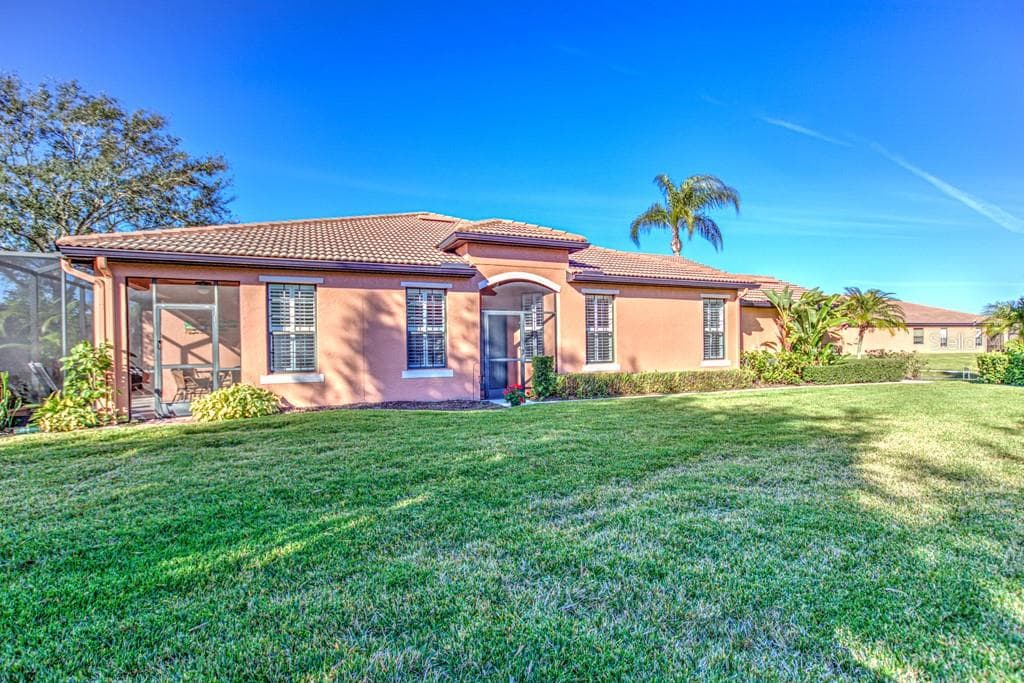 149 SHELL FALLS DRIVE APOLLO BEACH, FL 33572