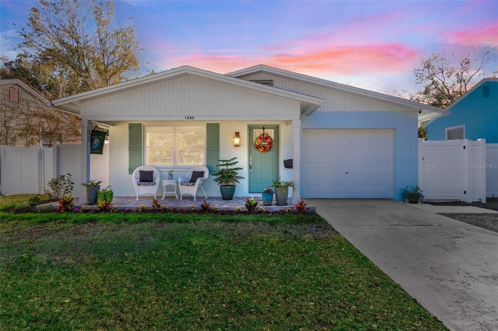 1520 35TH AVENUE N ST PETERSBURG, FL 33704