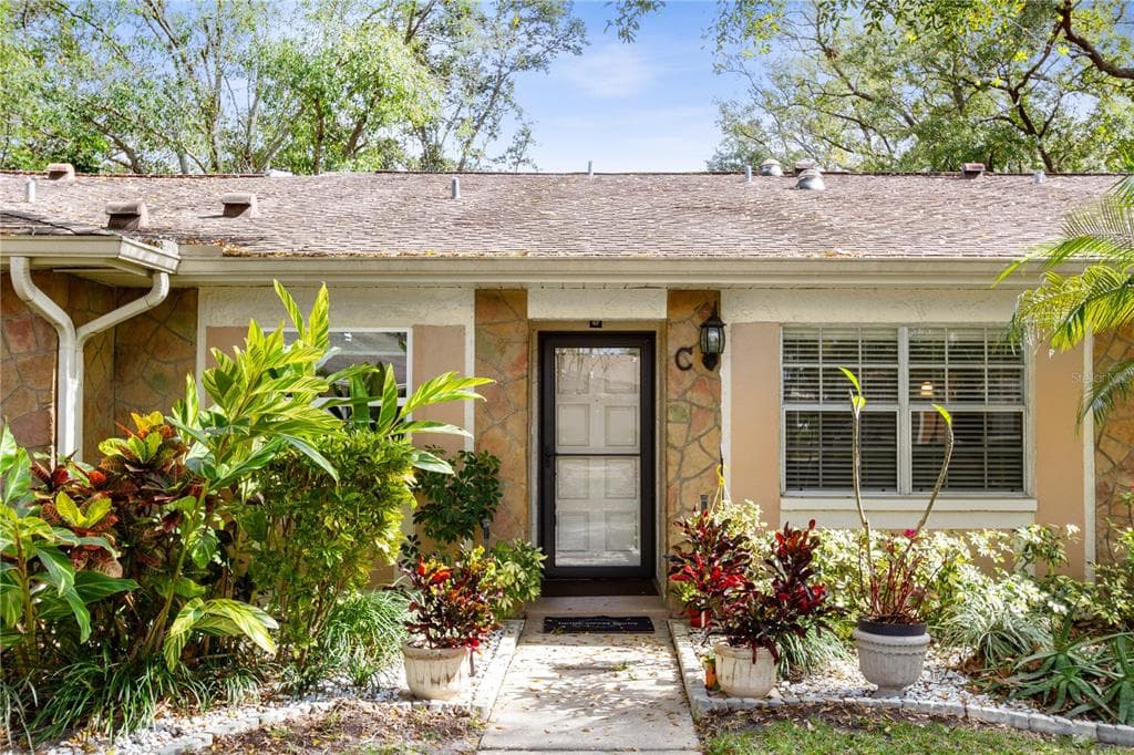 2275 LARK CIRCLE E UNIT C PALM HARBOR, FL 34684