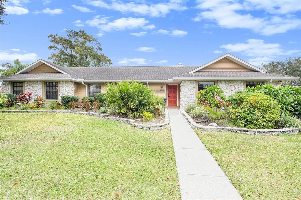 2701 FAIRWAY VIEW DRIVE VALRICO, FL 33596