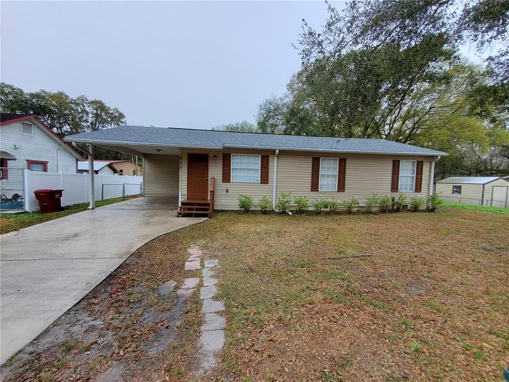 909 E ALSOBROOK STREET PLANT CITY, FL 33563