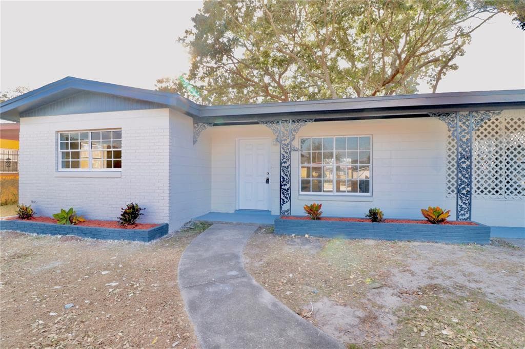6206 N THATCHER AVENUE TAMPA, FL 33614