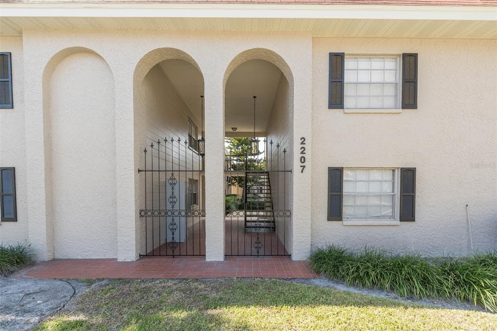 2207 S CAROLINA AVENUE UNIT 34 TAMPA, FL 33629