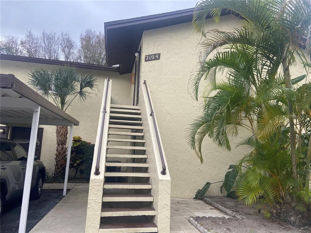 501 E BAY DRIVE UNIT 2104 LARGO, FL 33770
