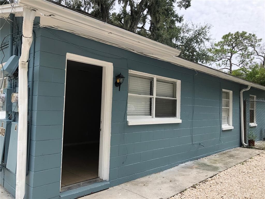 1409 E POINSETTIA AVENUE TAMPA, FL 33612