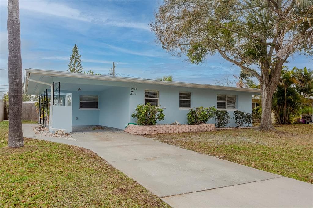 2476 DEL RIO WAY DUNEDIN, FL 34698