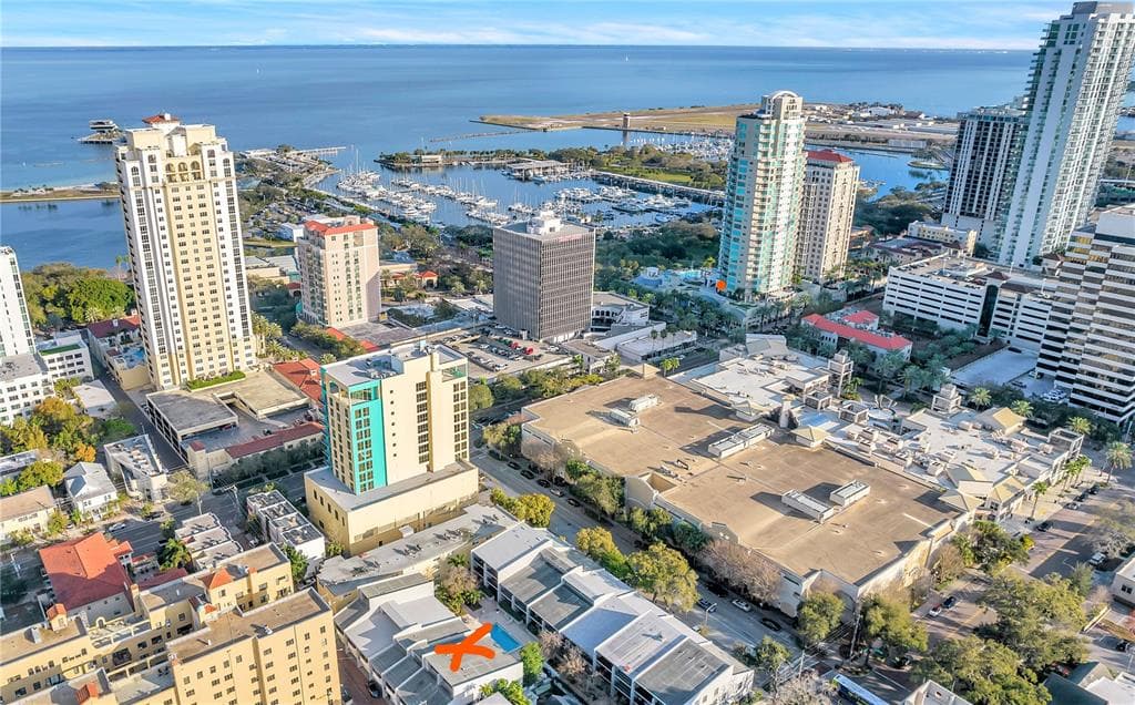 301 2ND STREET N UNIT 5 ST PETERSBURG, FL 33701