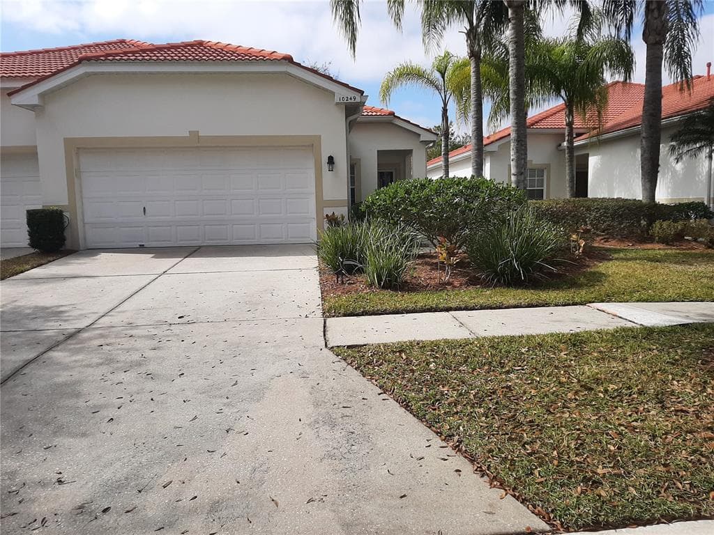 10249 DEVONSHIRE LAKE DRIVE TAMPA, FL 33647