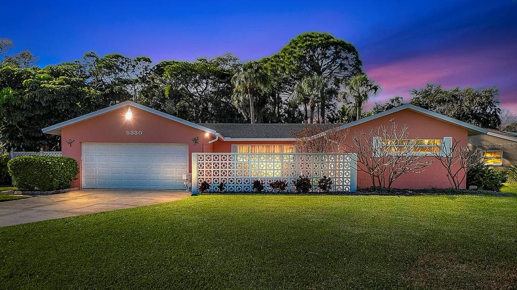 5330 BAYOU GRANDE BOULEVARD NE ST PETERSBURG, FL 33703