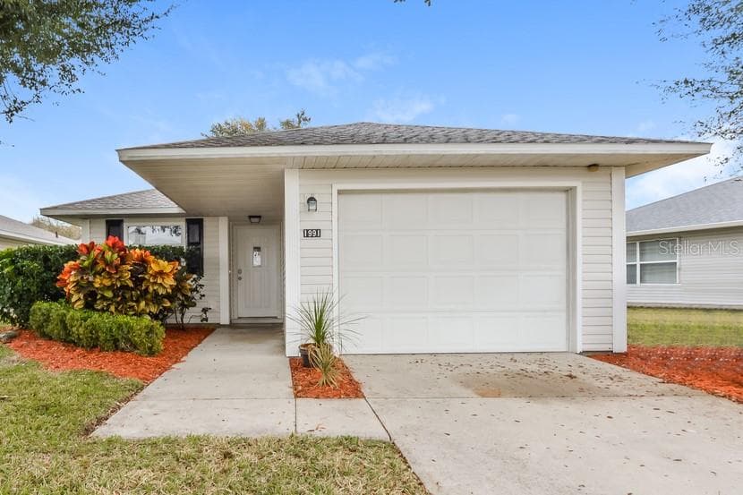 1991 GOLDEN PALM CIRCLE TAVARES, FL 32778