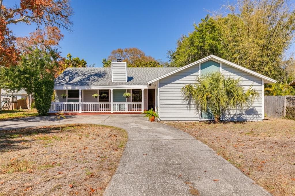 1322 GULFVIEW WOODS LANE TARPON SPRINGS, FL 34689