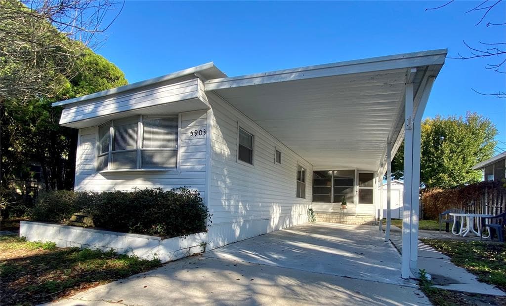 5903 ASHEN AVENUE NEW PORT RICHEY, FL 34652