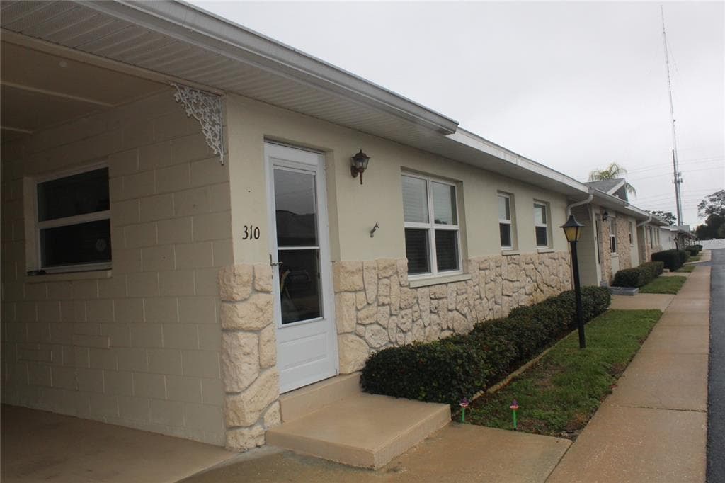 12400 PARK BOULEVARD UNIT 310 SEMINOLE, FL 33772