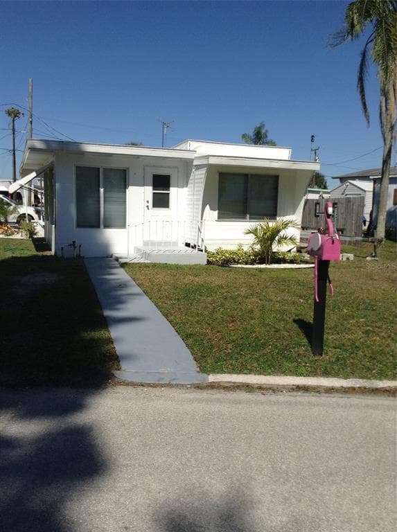 701 DRIFTWOOD LANE TARPON SPRINGS, FL 34689